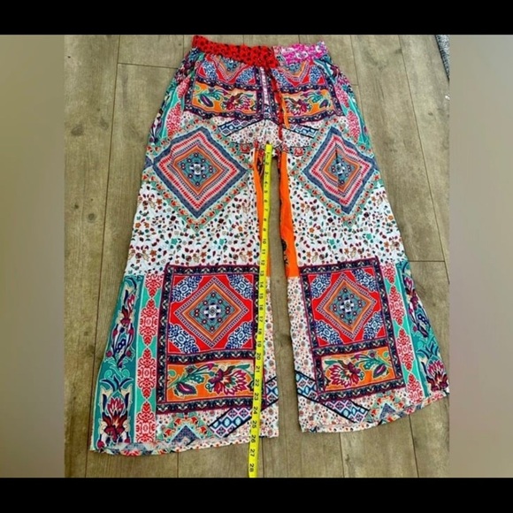 Feathers by Tolani Wide Leg Boho Pants Multi Color
Retail $185 - Picture 9 of 12